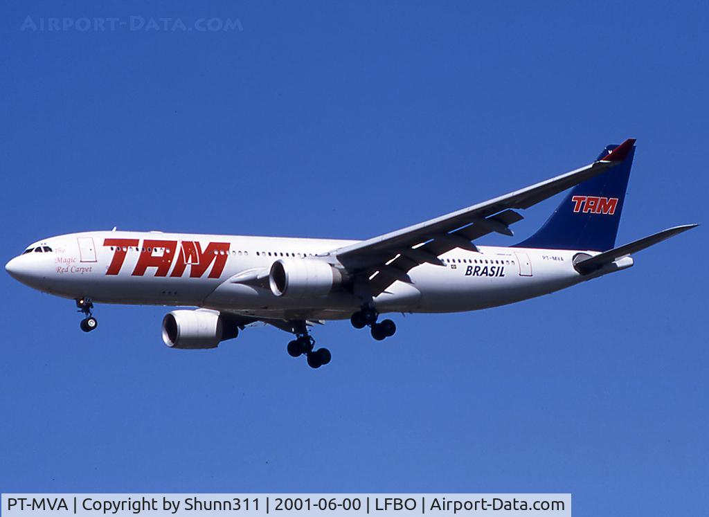 PT-MVA, 1998 Airbus A330-223 C/N 232, Landing rwy 32L