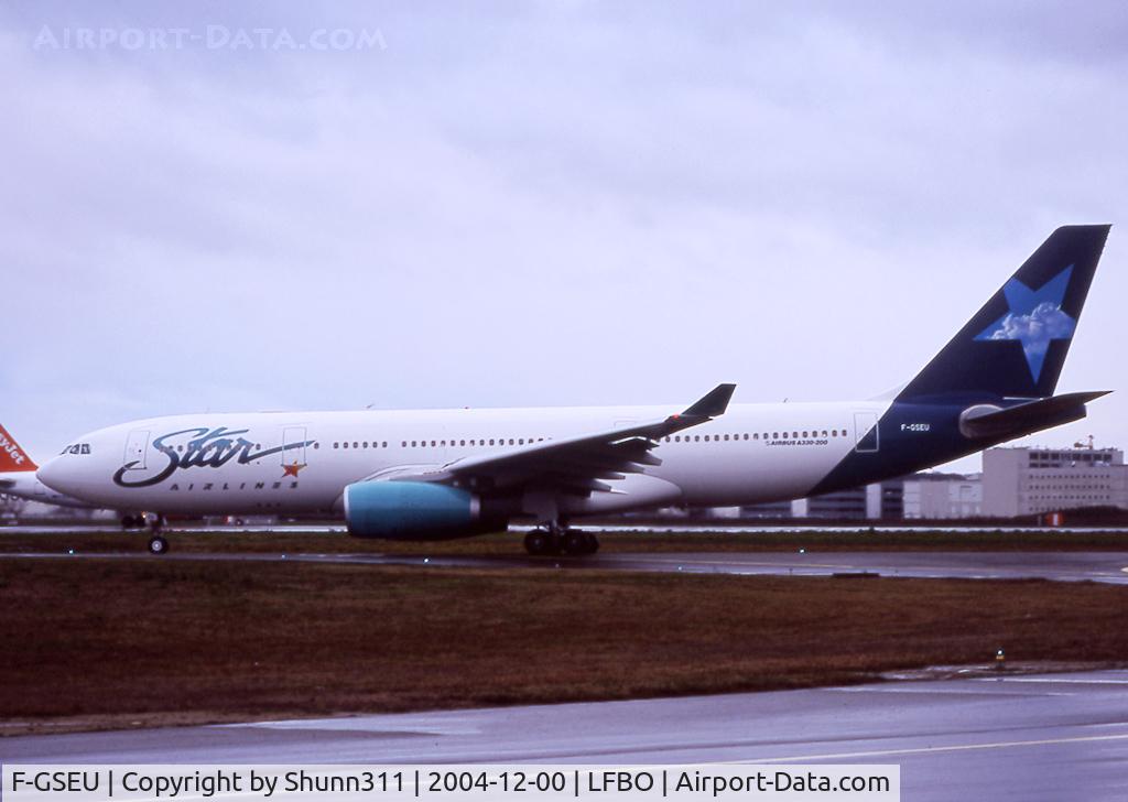 F-GSEU, 2004 Airbus A330-243 C/N 635, Taxiing holding point rwy 32R for departure...