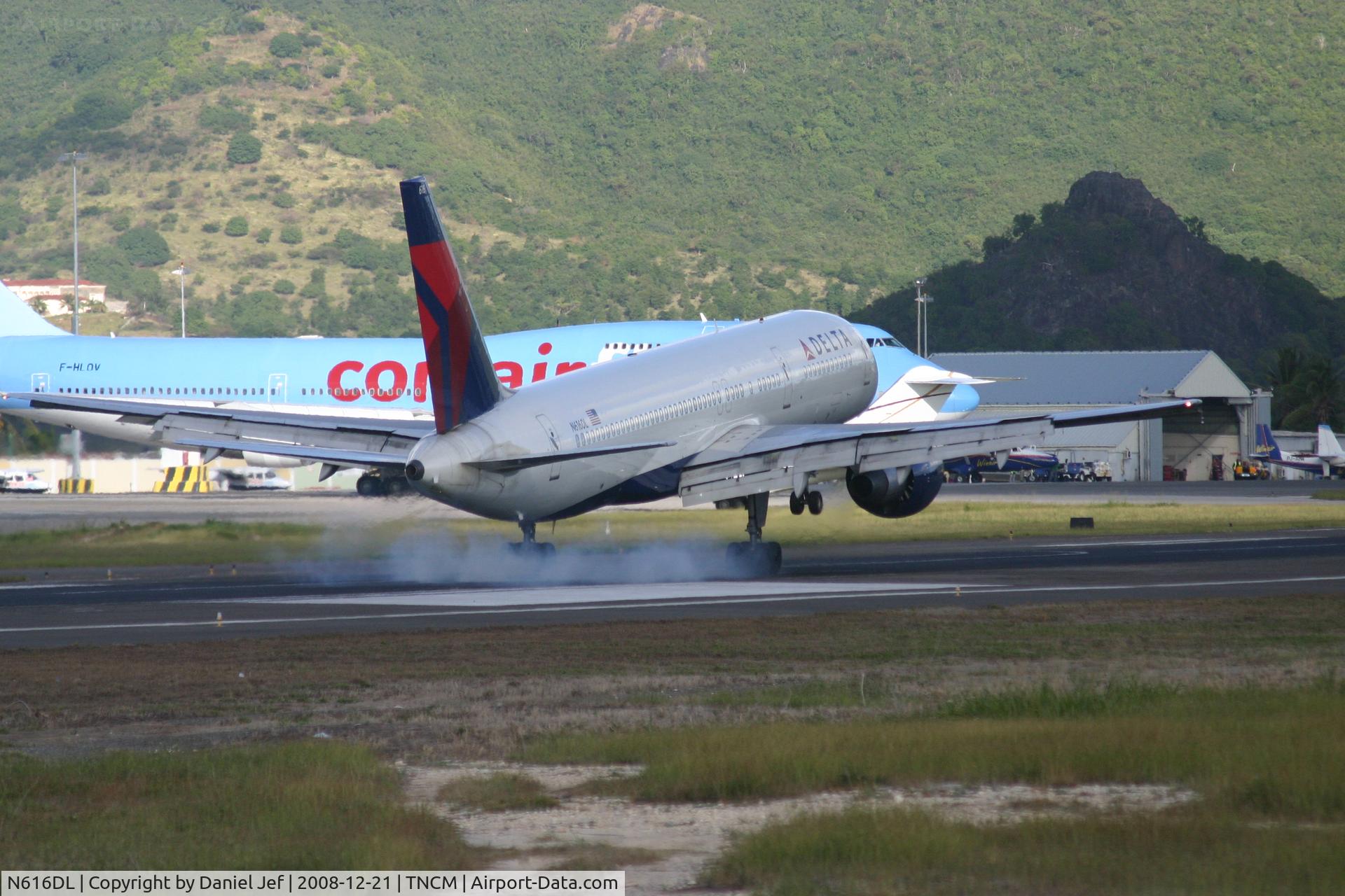 N616DL, 1986 Boeing 757-232 C/N 22823, Delta N616DL landing at TNCM runway 10
