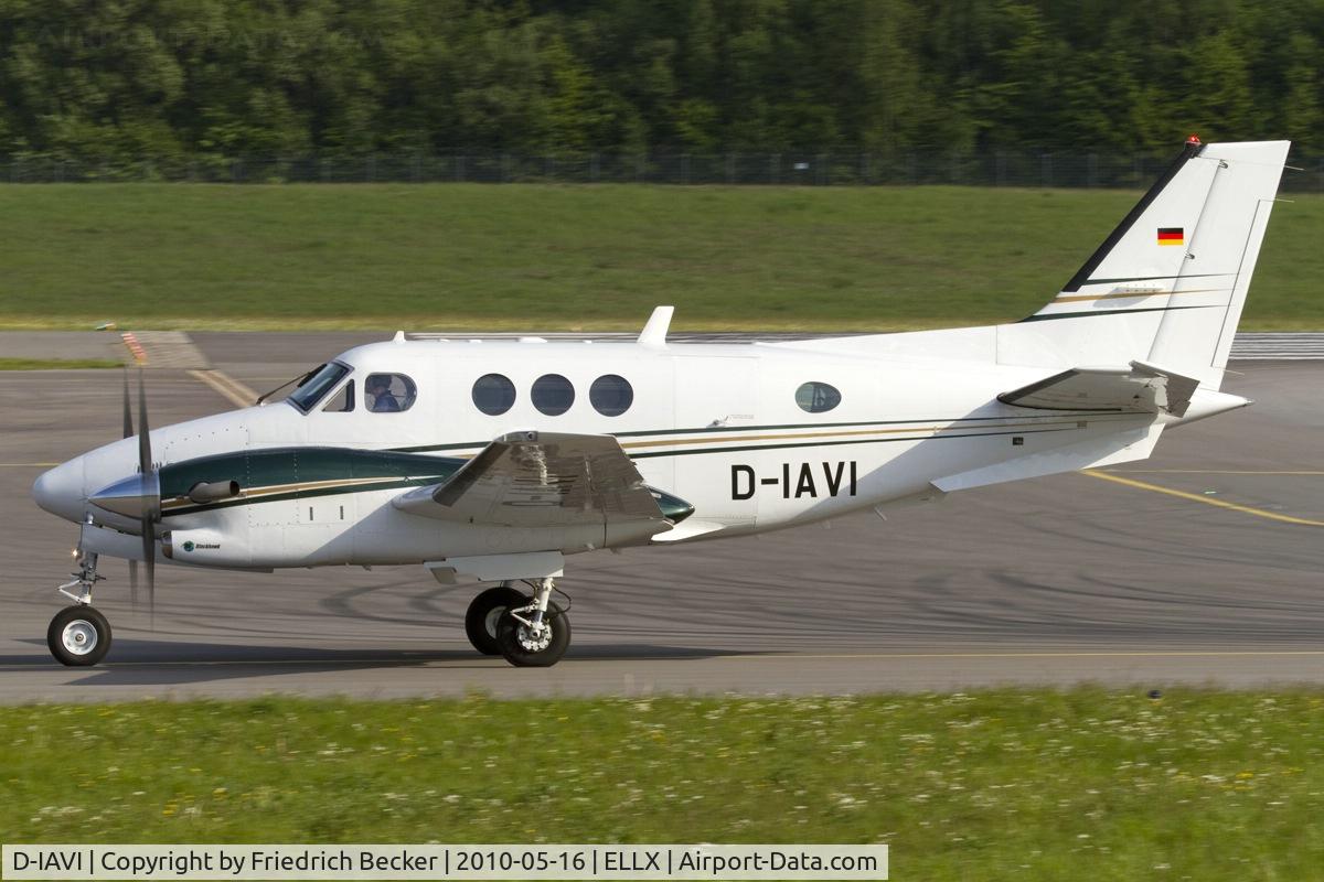D-IAVI, Raytheon C90B King Air C/N LJ-1583, taxying to the active