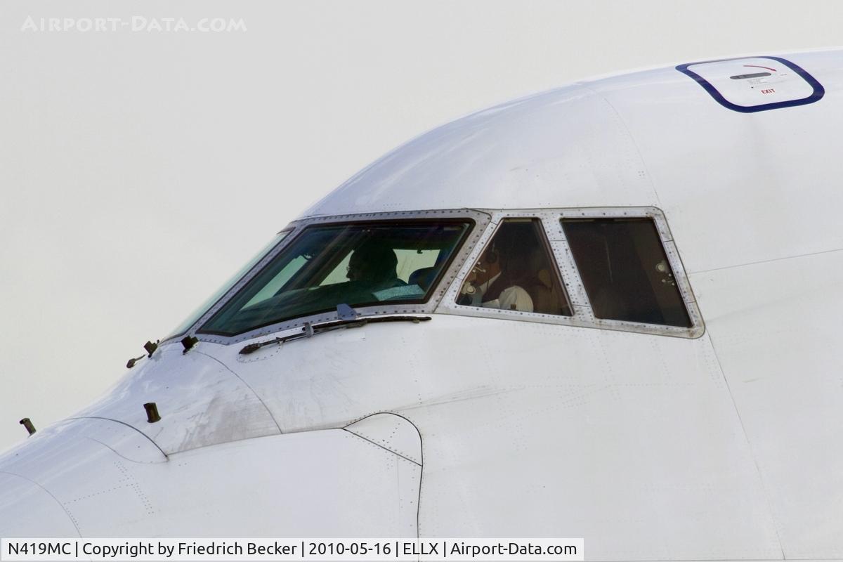 N419MC, 1996 Boeing 747-48EF C/N 28367, the office