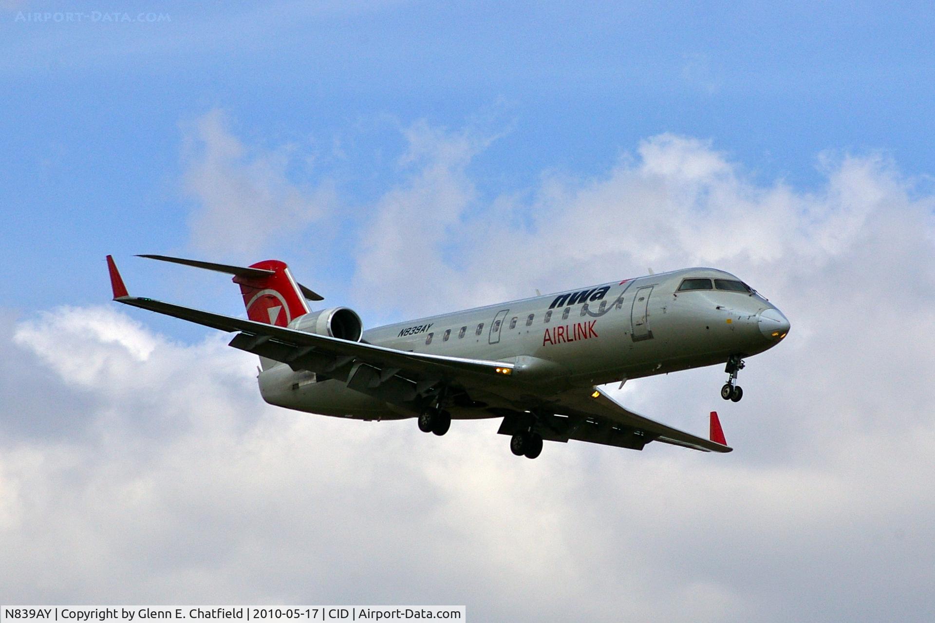 N839AY, 2005 Bombardier CRJ-200 (CL-600-2B19) C/N 8039, On final approach to runway 9