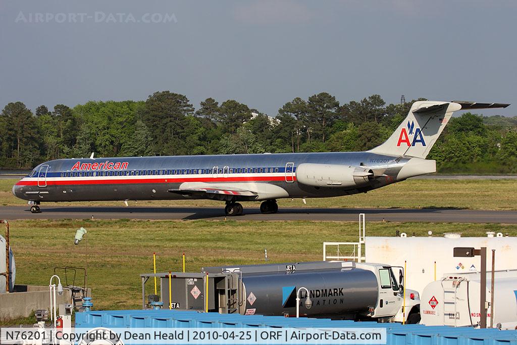 N76201, 1992 McDonnell Douglas MD-83 (DC-9-83) C/N 53291, American Airlines N76201 (FLT AAL1187) taxiing to RWY 23 for departure to Dallas/Fort Worth Int'l (KDFW).