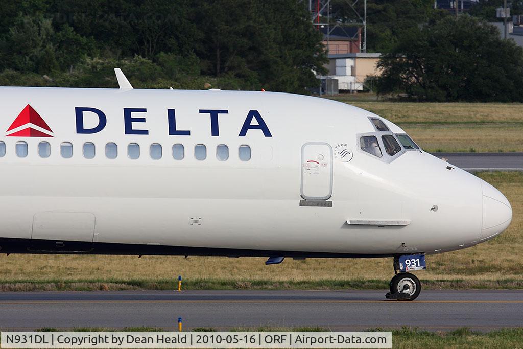N931DL, 1988 McDonnell Douglas MD-88 C/N 49718, Delta Air Lines N931DL (FLT DAL1238) taxiing to the gate after arrival from Hartsfield-Jackson Atlanta Int'l (KATL).