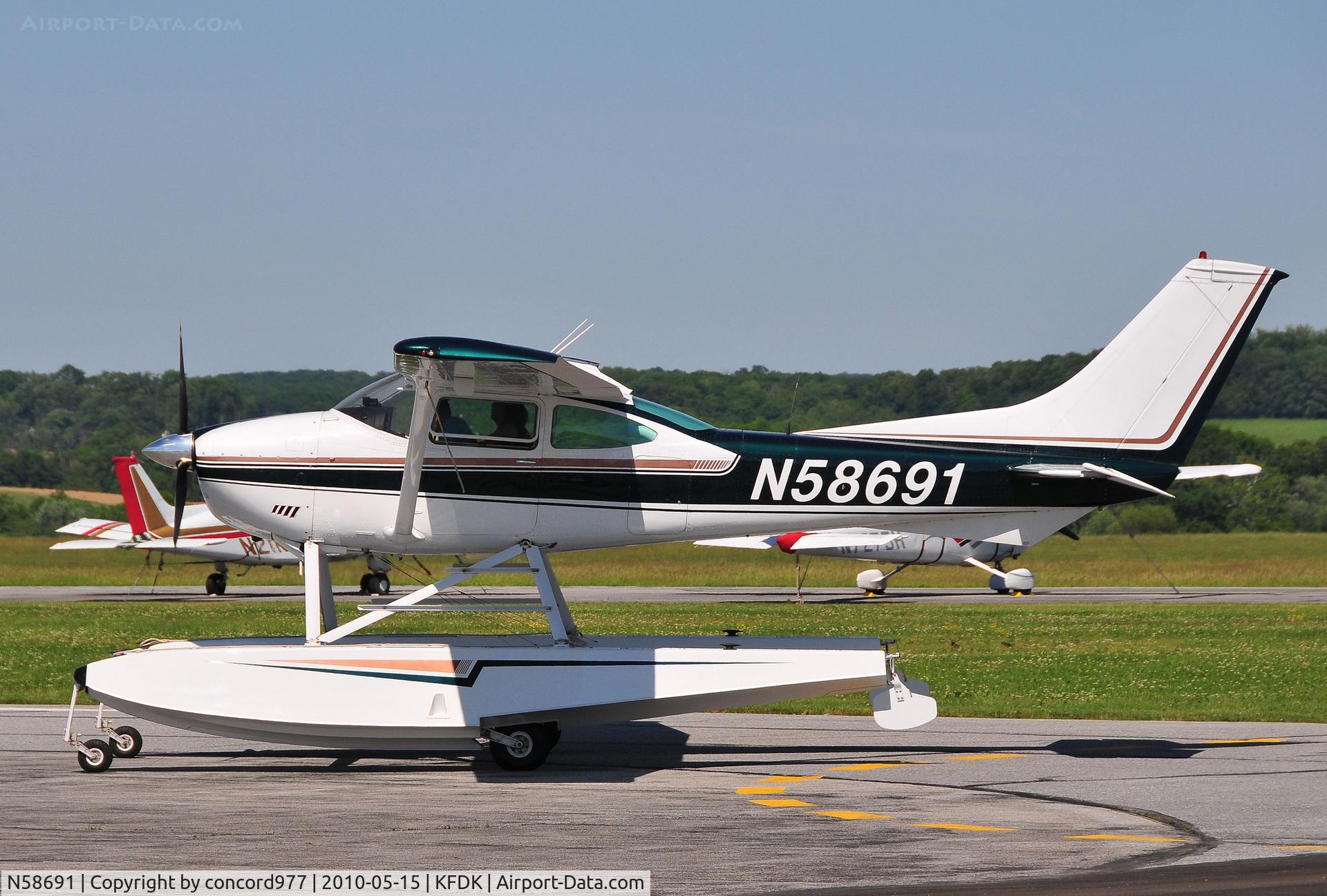 N58691, 1973 Cessna 182P Skylane C/N 18262239, Seen at KFDK on 5/15/2010.
