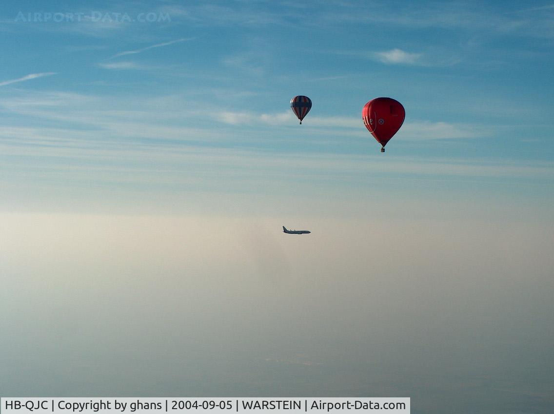 HB-QJC, 2000 Ultra Magic M-130 C/N 130/26, Air Berlin 737 Inbound to Paderborn-Lippstadt