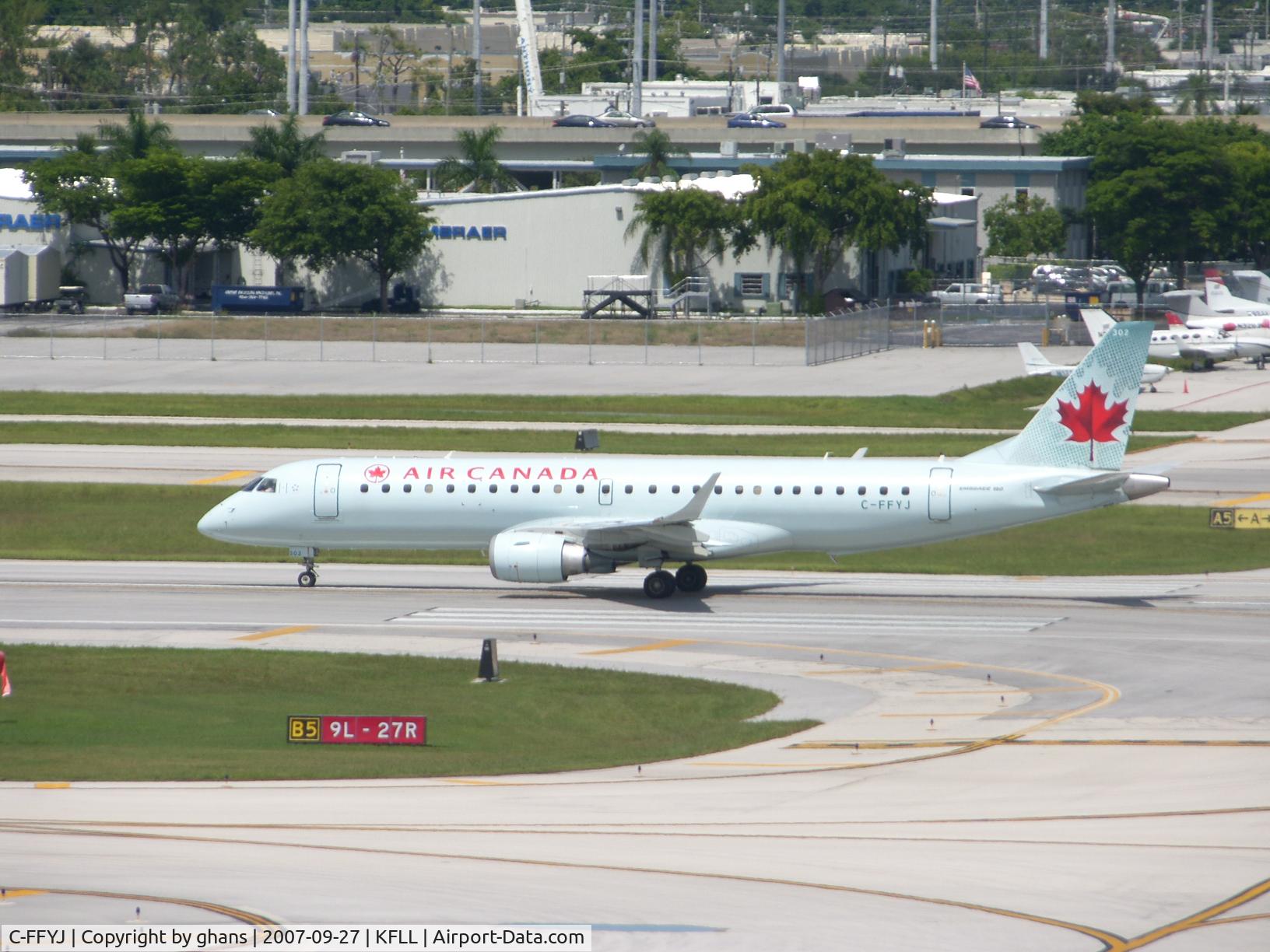 C-FFYJ, 2005 Embraer 190AR (ERJ-190-100IGW) C/N 19000013, Taxiing to rw27R