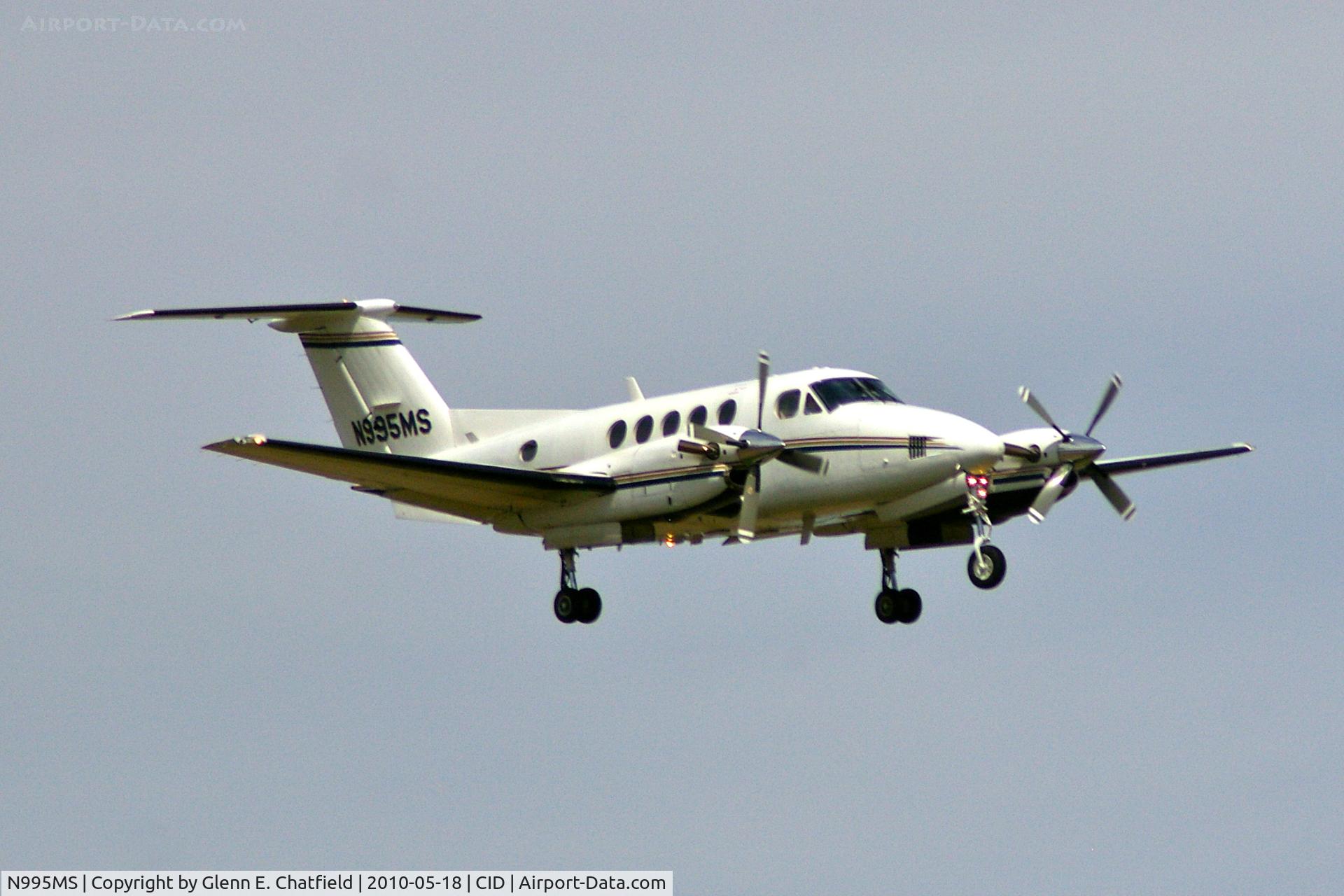 N995MS, 1981 Beech 200 C/N BB-931, Final approach, runway 9.