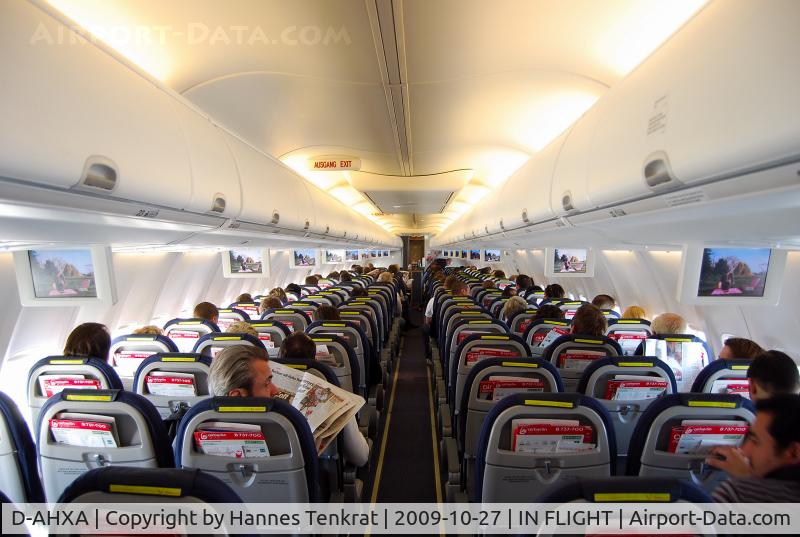 D-AHXA, 2007 Boeing 737-7K5 C/N 30714, TUIfly Boeing 737-700; flight from vienna to cologne
