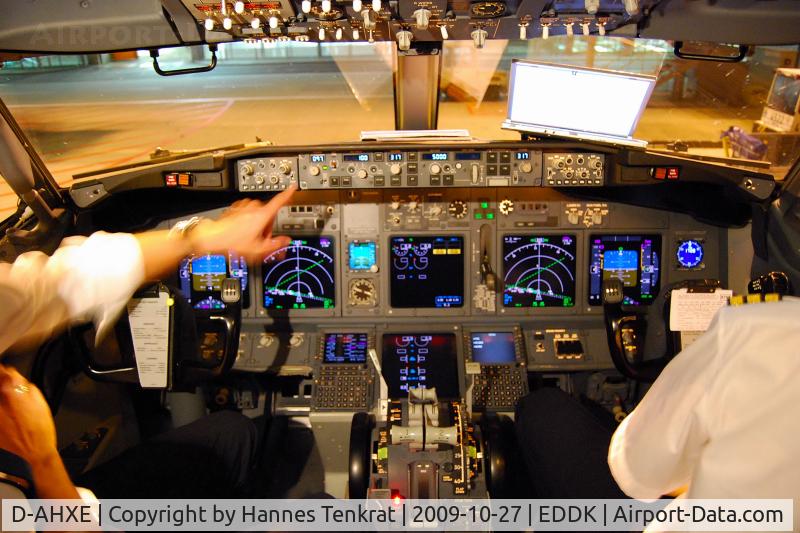 D-AHXE, 2007 Boeing 737-7K5 C/N 35135, TUIfly Boeing 737-700; flight from cologne to vienna