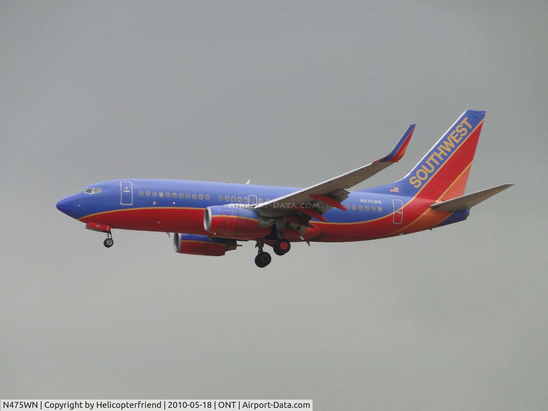 N475WN, 2004 Boeing 737-7H4 C/N 32474, On final to Ontario