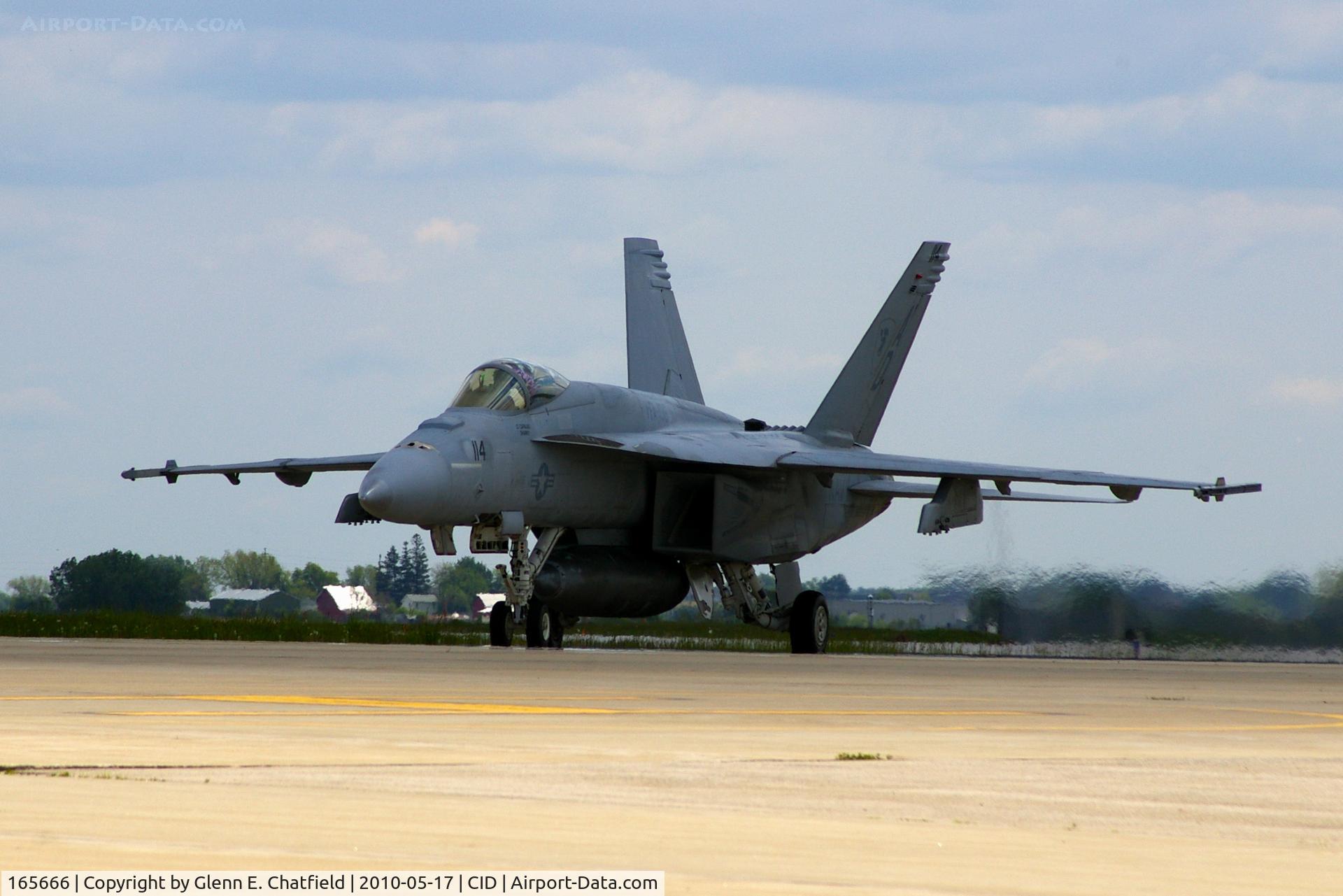 165666, Boeing F/A-18E Super Hornet C/N 1517/E020, Arriving PS Air