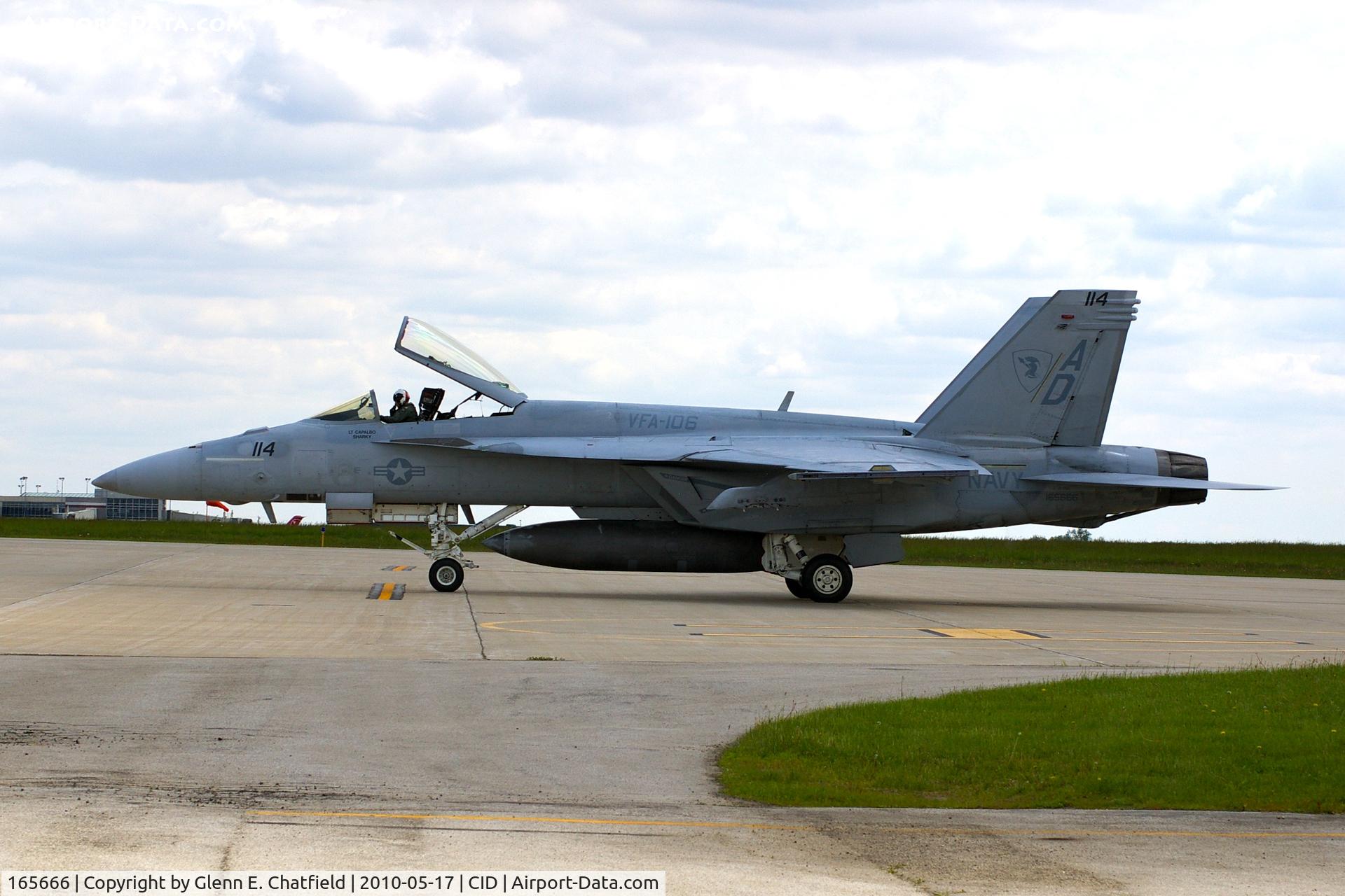 165666, Boeing F/A-18E Super Hornet C/N 1517/E020, Arriving PS Air