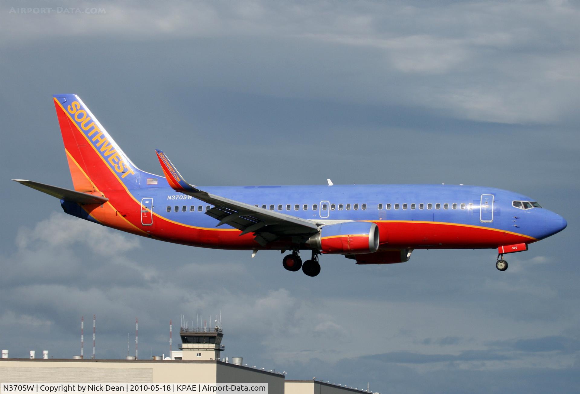 N370SW, 1993 Boeing 737-3H4 C/N 26597, KPAE