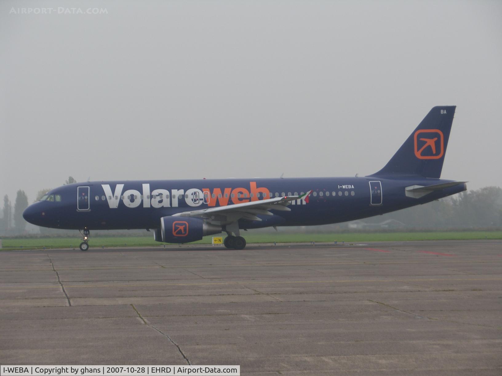 I-WEBA, 2007 Airbus A320-214 C/N 3138, On a sceduled flight from Italy