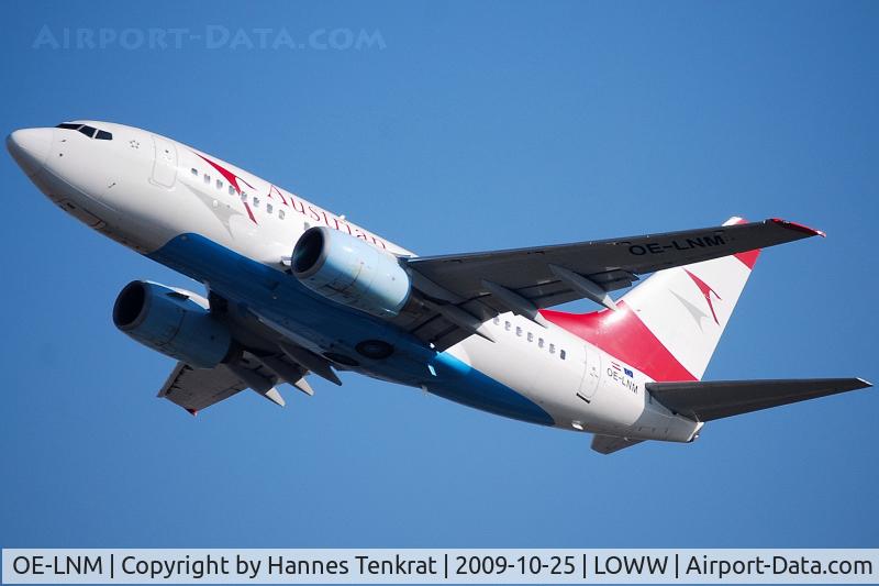 OE-LNM, 2000 Boeing 737-6Z9 C/N 30138, Austrian Airlines Boeing 737-600; take off from RWY 29