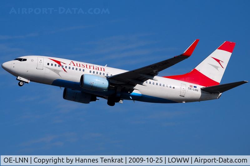 OE-LNN, 2000 Boeing 737-7Z9 C/N 30418, Austrian Airlines Boeing 737-700; take off from RWY 29