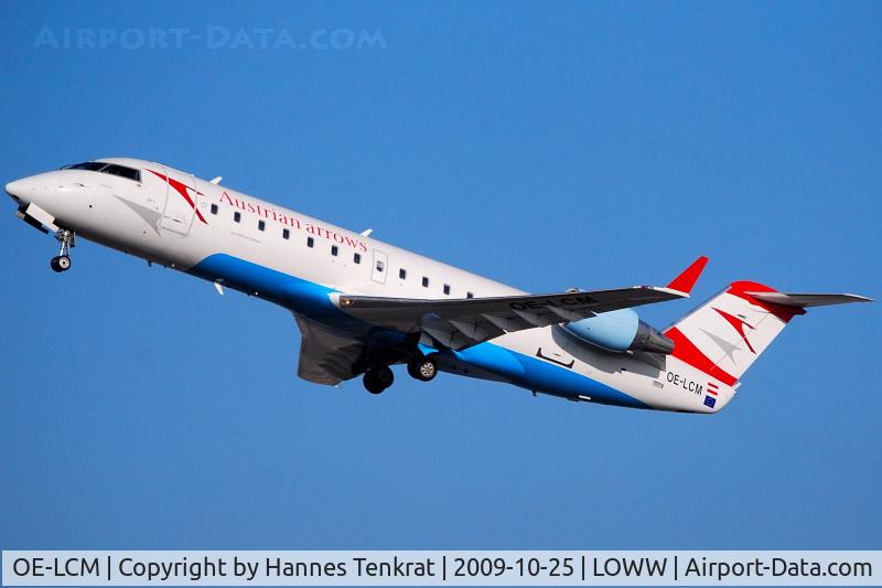 OE-LCM, 1997 Canadair CRJ-200LR (CL-600-2B19) C/N 7205, Austrian arrows CRJ 200; take off RWY