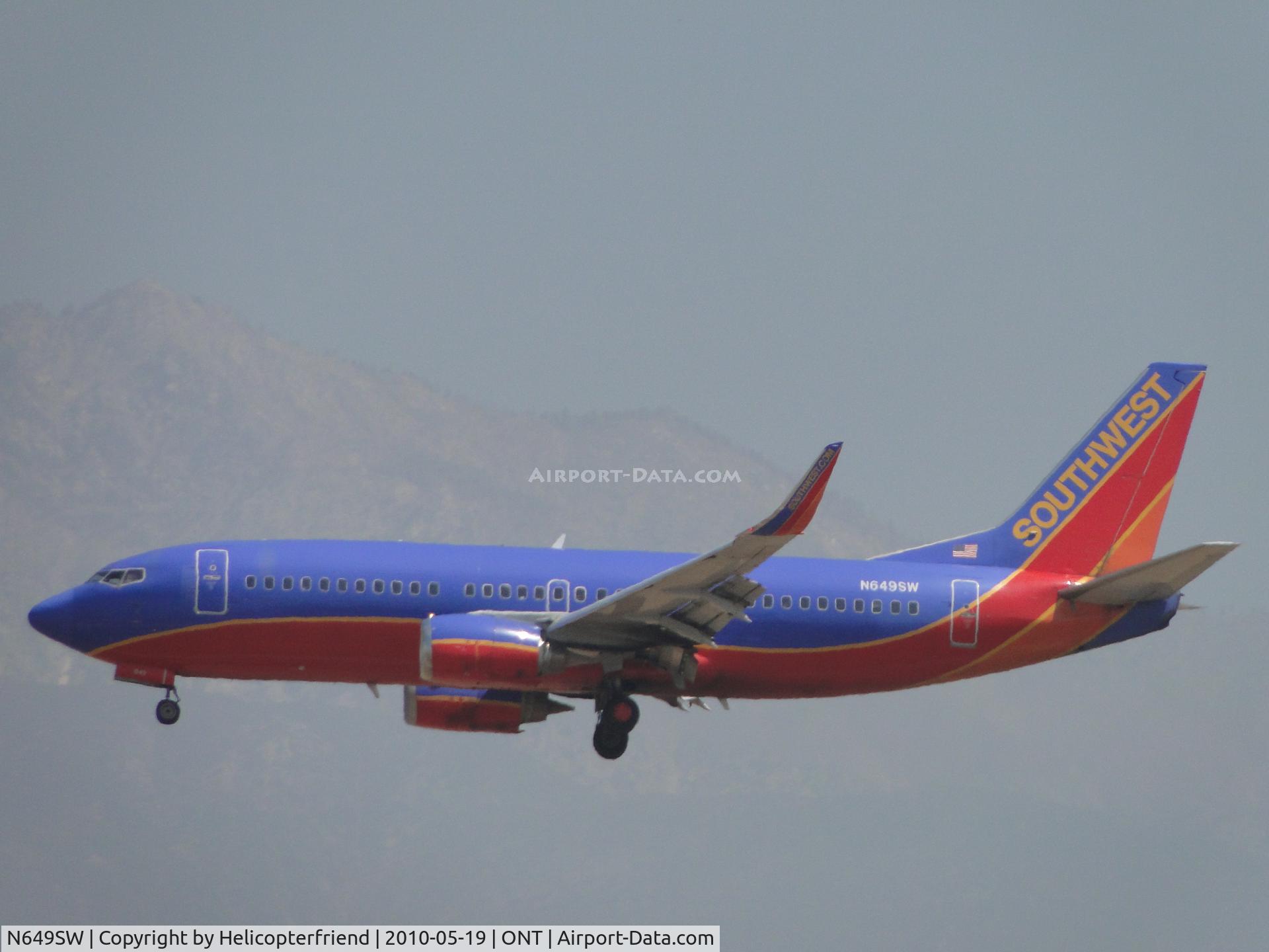 N649SW, 1997 Boeing 737-3H4 C/N 27719, On final to Ontario