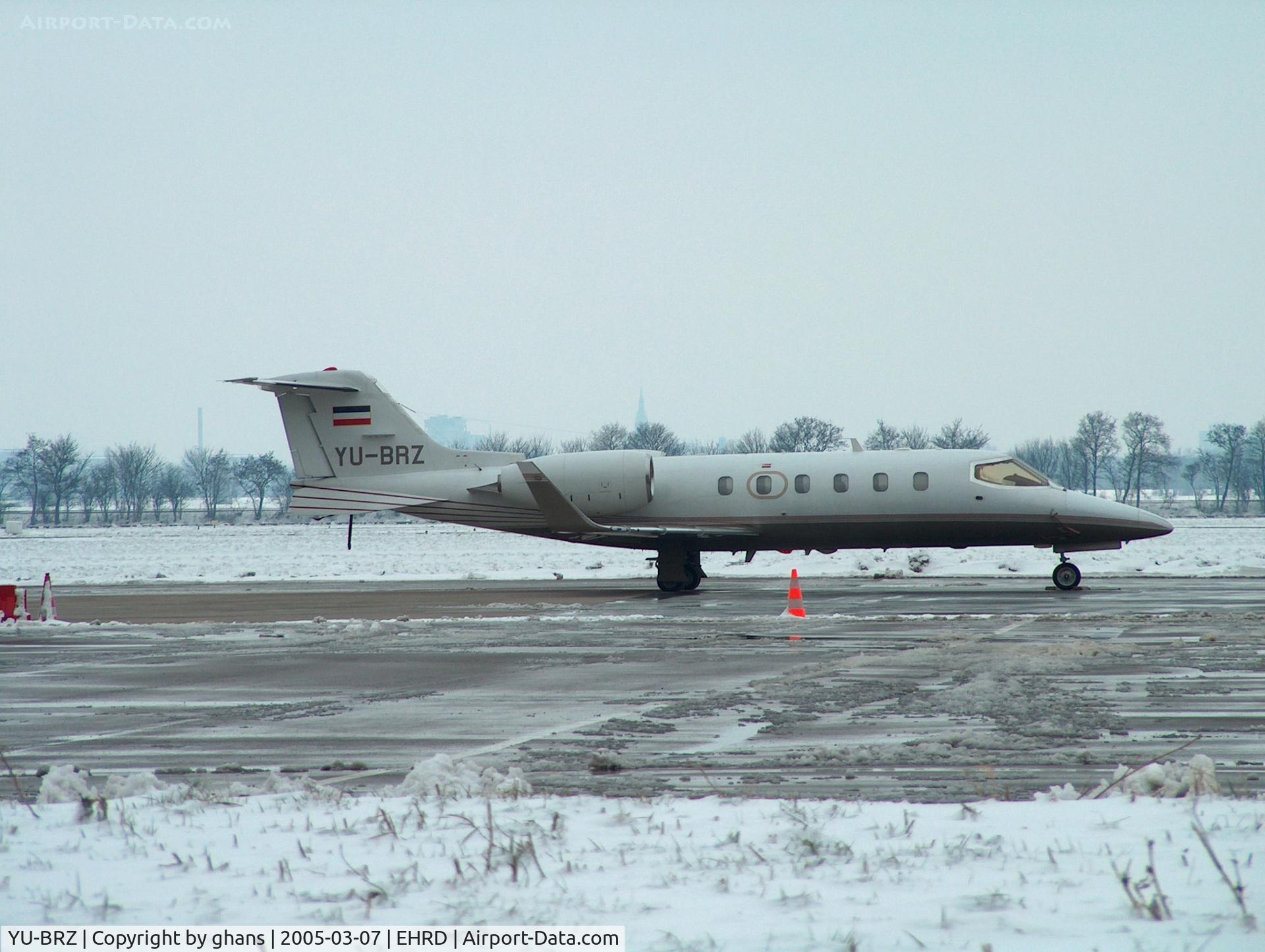 YU-BRZ, 1991 Learjet Inc 31A C/N 045, Standing in the snow