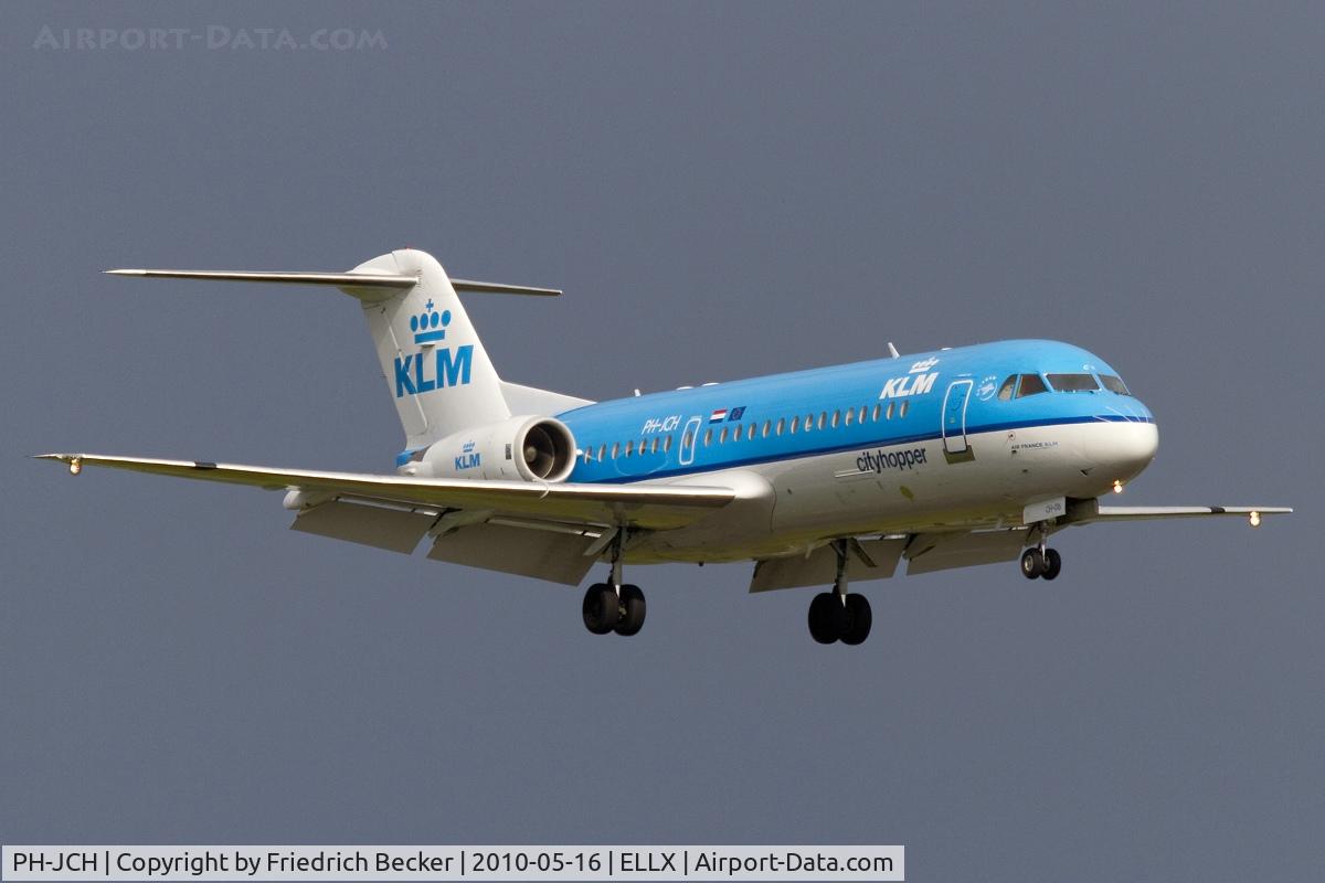 PH-JCH, 1994 Fokker 70 (F-28-0070) C/N 11528, short final RW24