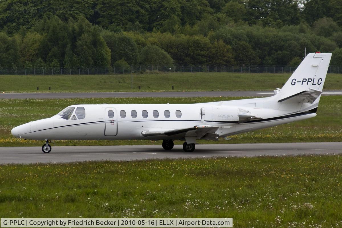 G-PPLC, 1990 Cessna 560 Citation V C/N 560-0059, taxying to the active