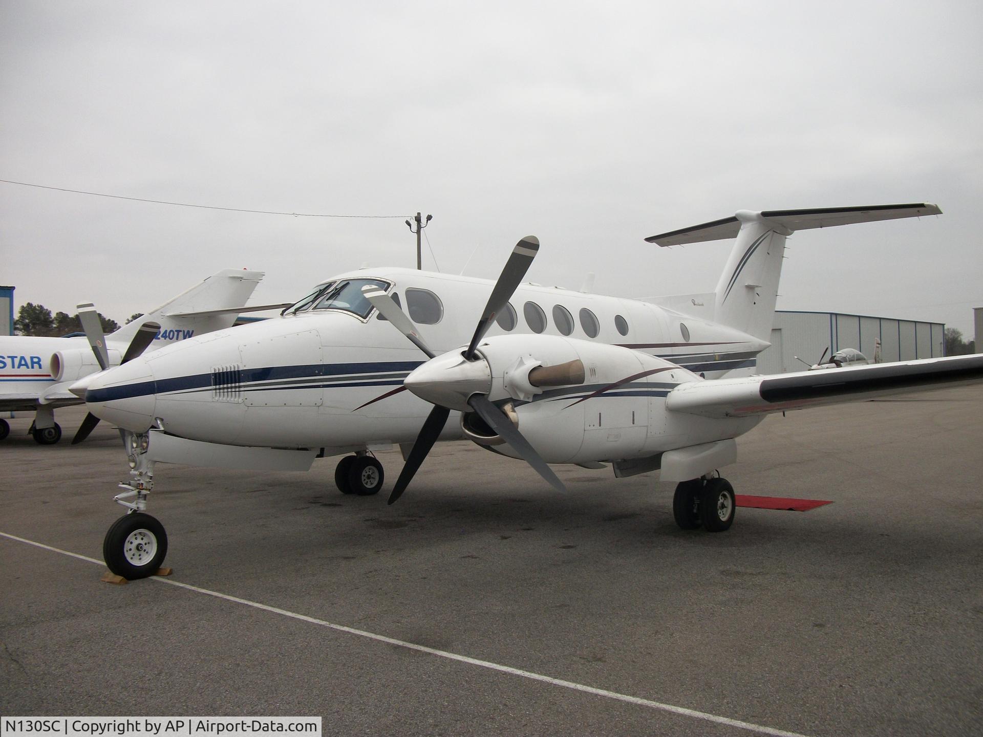N130SC, Cessna U206G Stationair C/N U20604604, King Air 200
