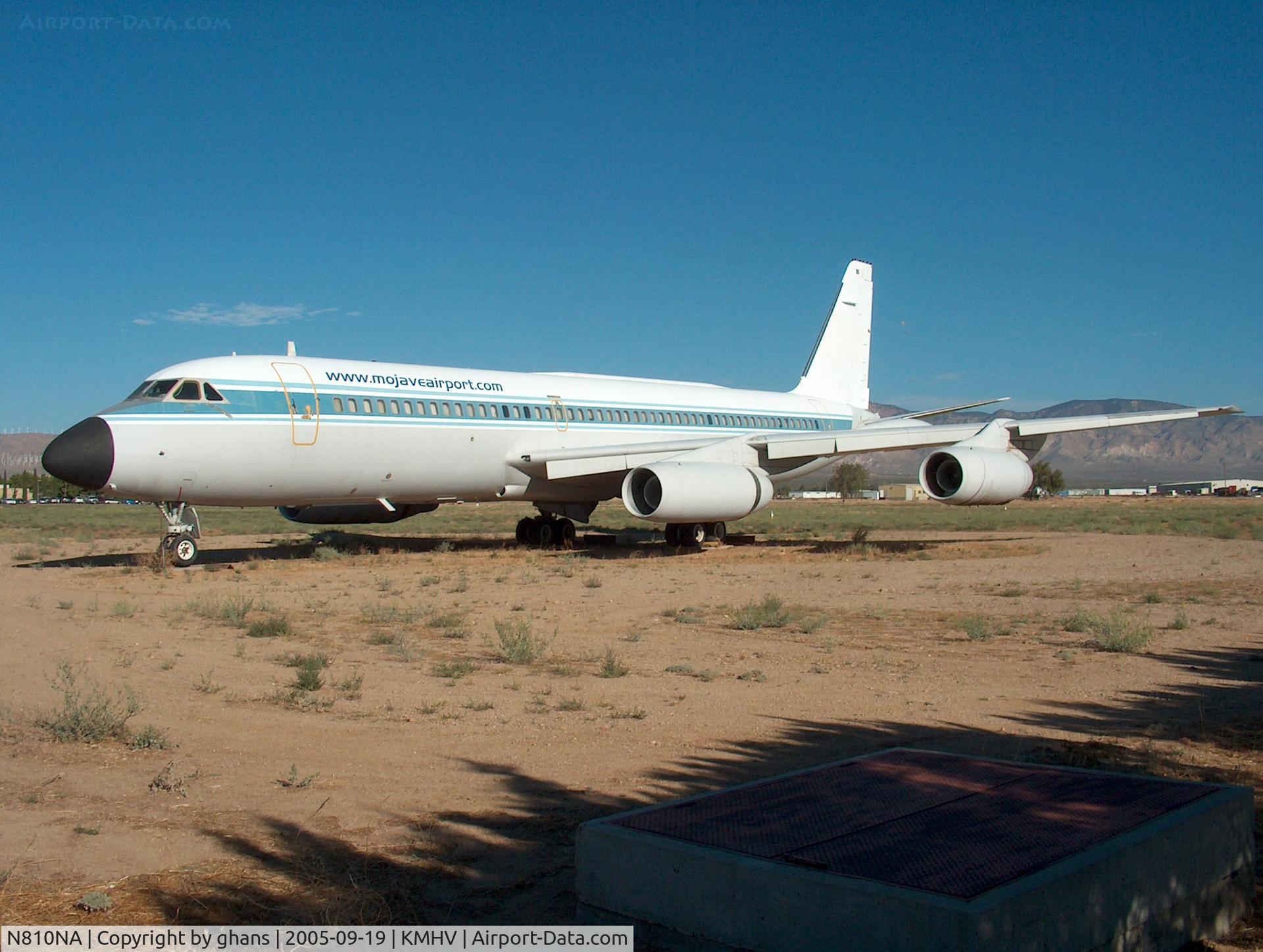 N810NA, 1962 Convair CV-990-30A-5 Coronado C/N 30-10-29, Gate guard MHV