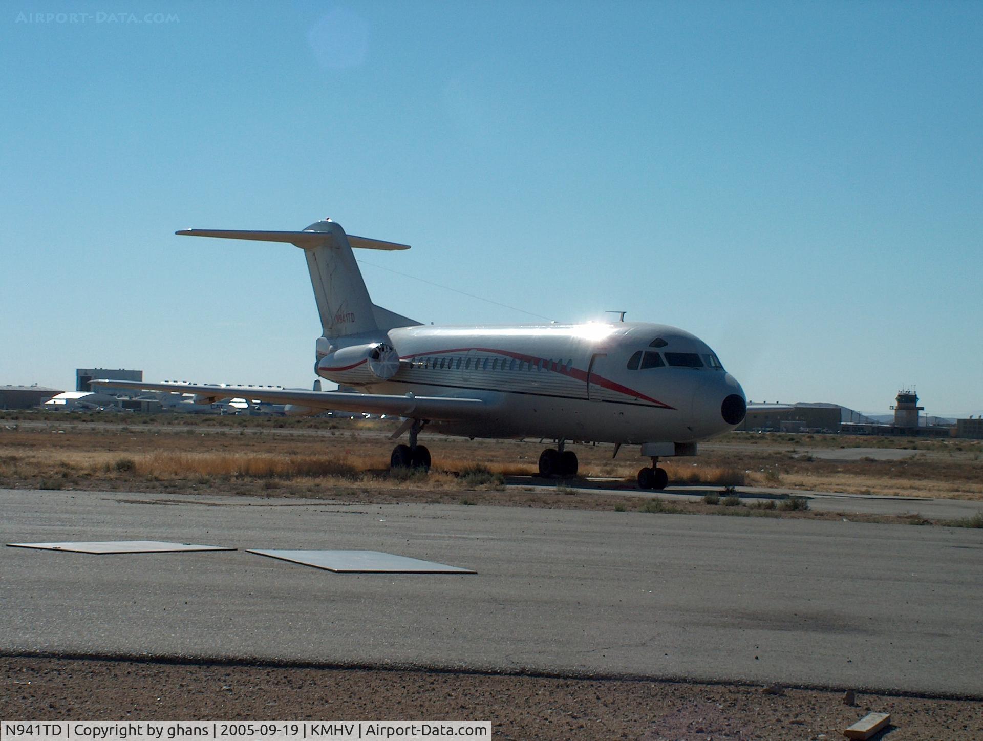N941TD, 1973 Fokker F-28-1000C Fellowship C/N 11073, Awaiting a new boss