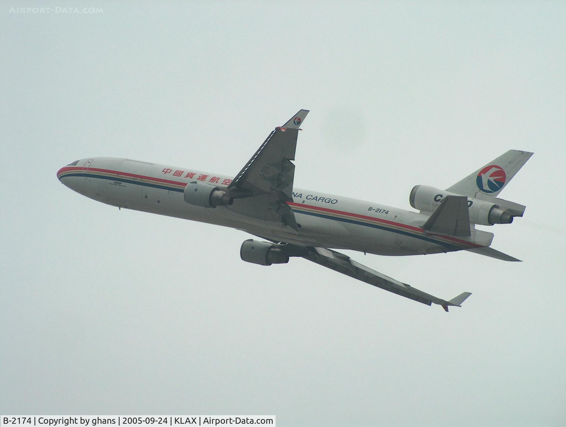 B-2174, McDonnell Douglas MD-11F C/N 48498, Climbing out to China