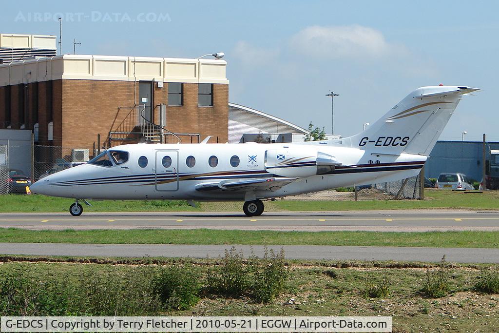 G-EDCS, 2006 Raytheon Beechjet 400A C/N RK-487, Raytheon 400A taxies in at Luton