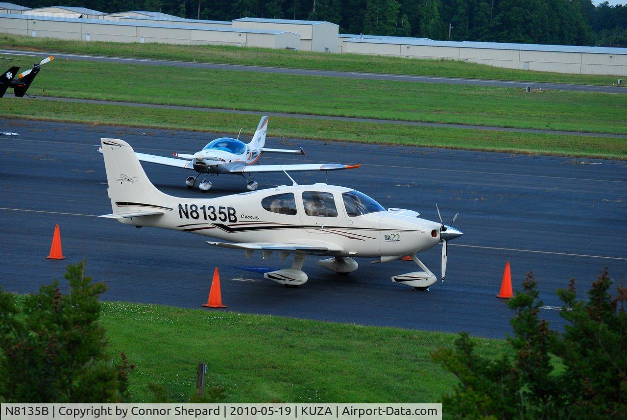 N8135B, 2003 Cirrus SR22 C/N 0669, SR22