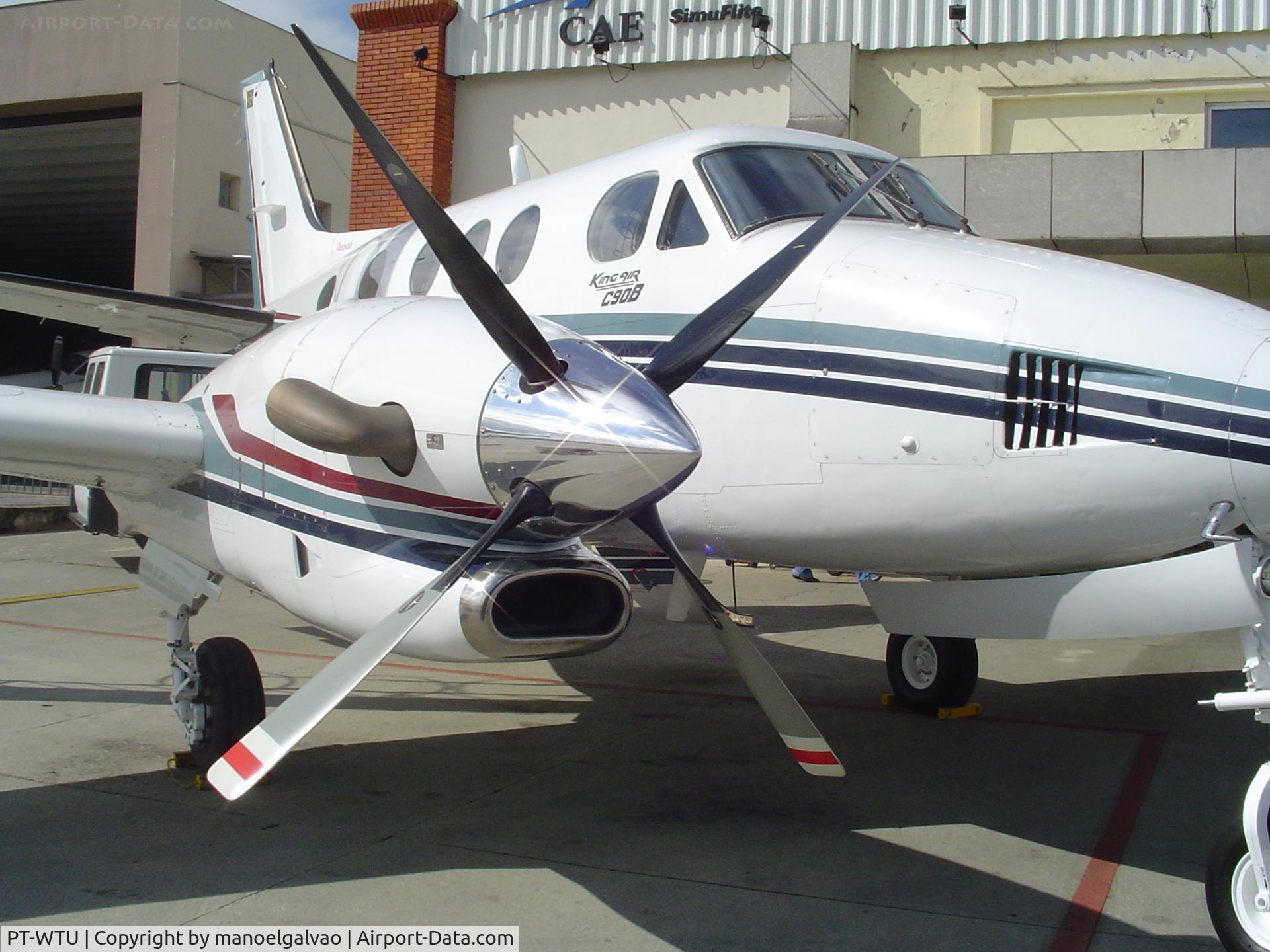 PT-WTU, 1997 Beech C90B King Air C/N LJ-1491, Shinning