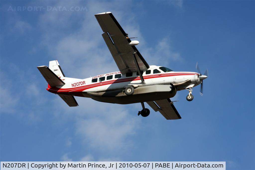 N207DR, 2000 Cessna 208B Caravan I C/N 208B0859, Grant Air Cessna 208 landing runway 18