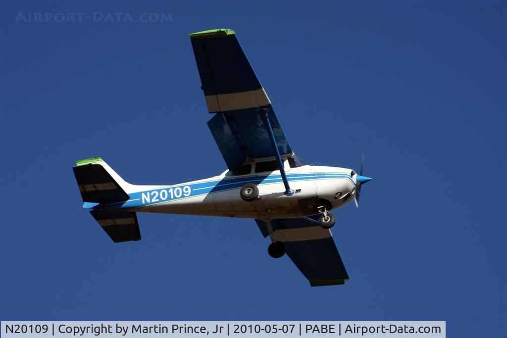 N20109, 1972 Cessna 172M C/N 17261017, Yute Air Cessna 172 landing runway 18