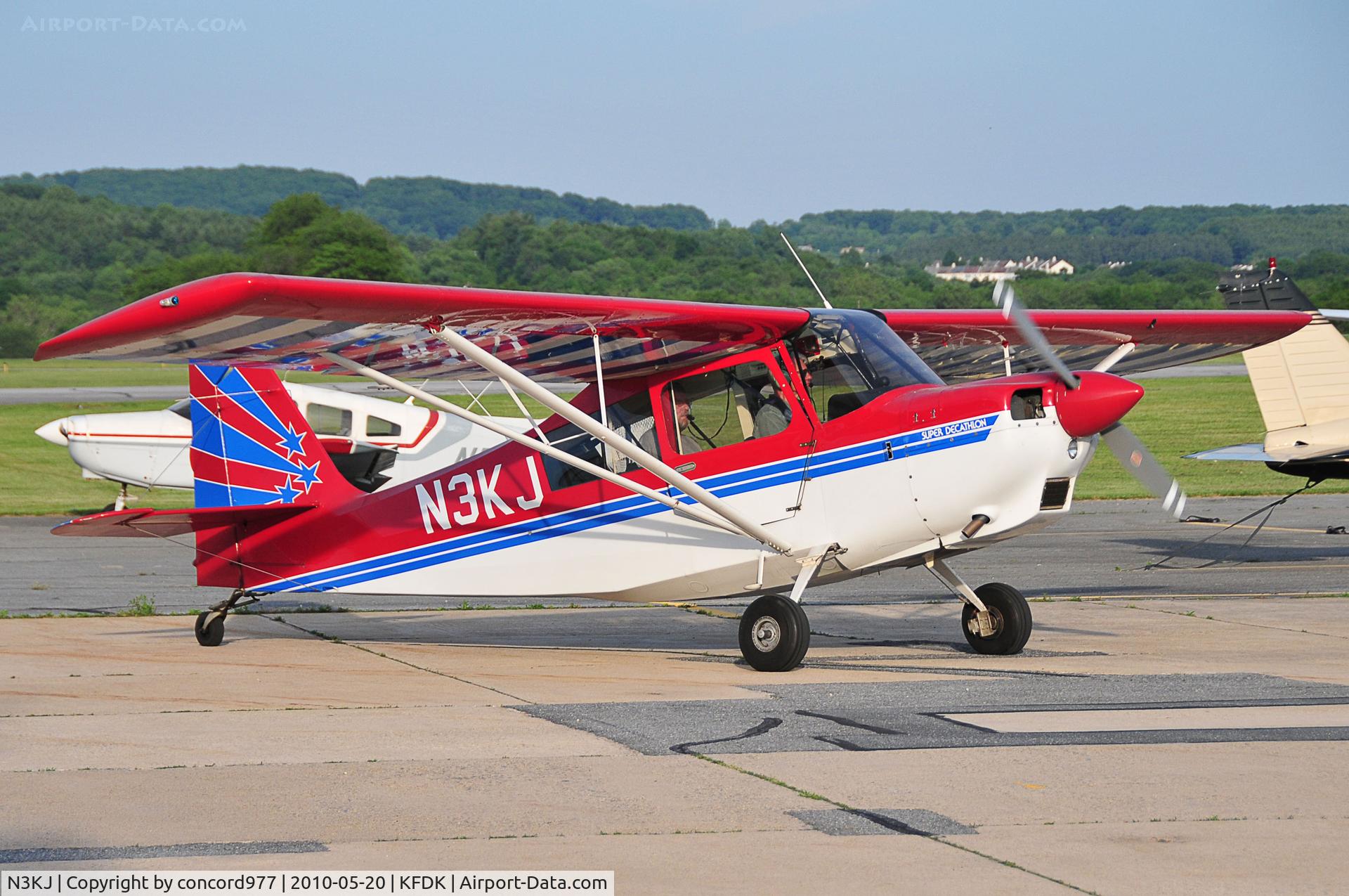 N3KJ, 1996 American Champion 8KCAB Super Decathlon C/N 765-96, Seen at KFDK on 5/20/2010.