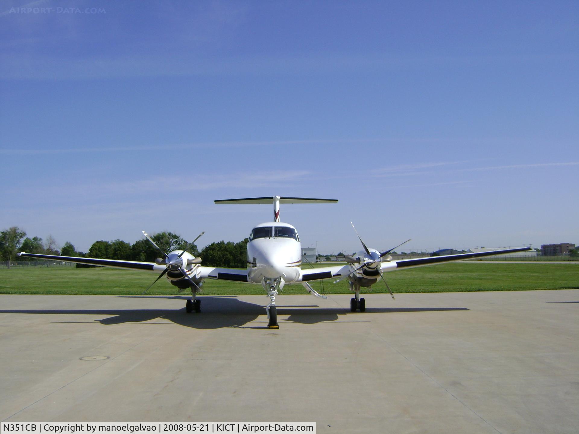 N351CB, Raytheon Aircraft Company B200 C/N BB-1889, front