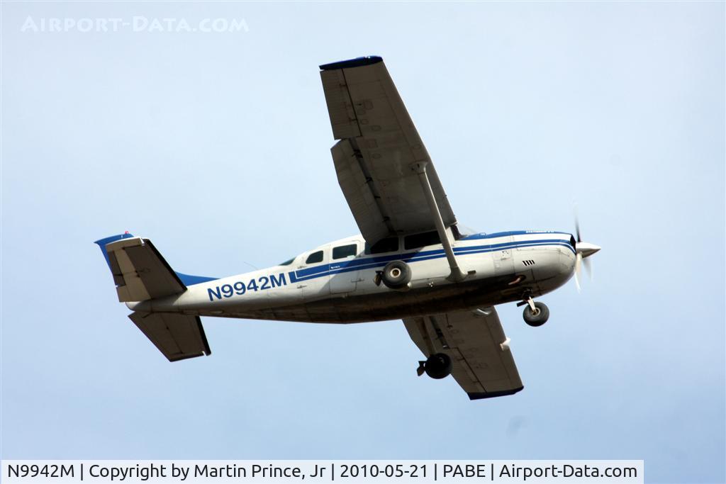 N9942M, 1982 Cessna 207A C/N 20700756, Yute Air Cessna 207 landing runway 18