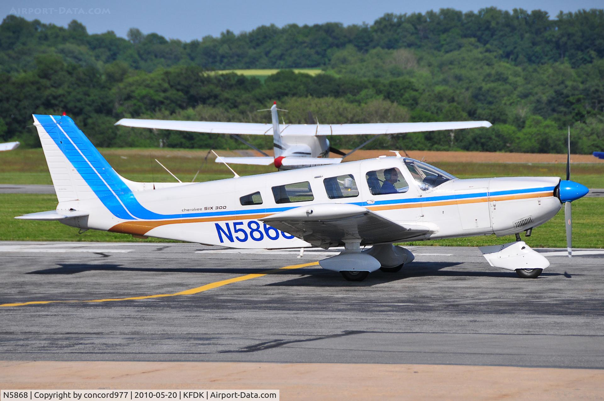 N5868, 1975 Piper PA-32-300 Cherokee Six C/N 32-7540141, Seen at KFDK on 5/20/2010.