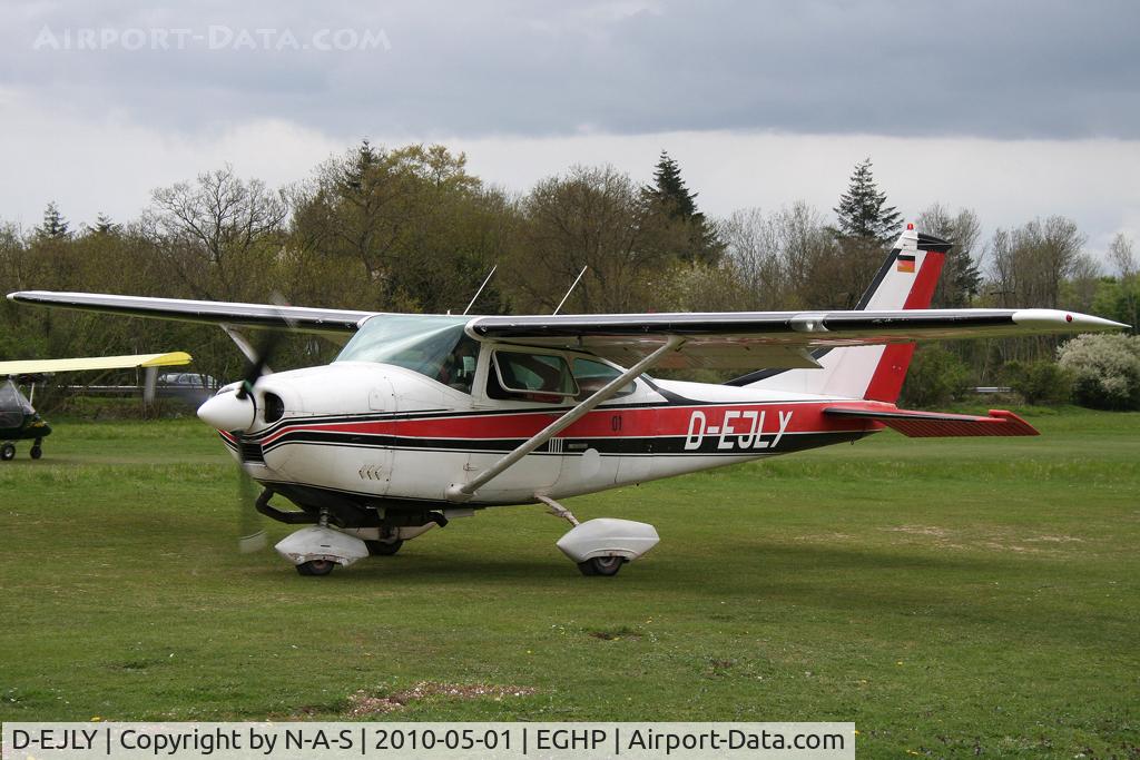 D-EJLY, Cessna 182K Skylane C/N 182-57879, Departing Micro trade fair 2010