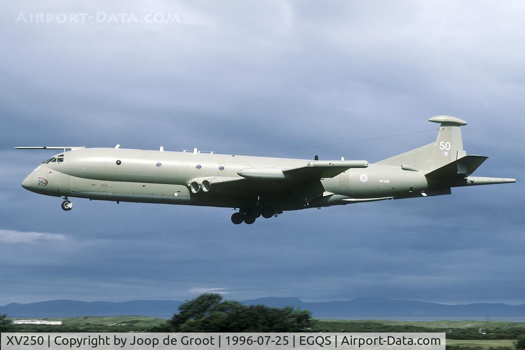 XV250, Hawker Siddeley Nimrod MR.2 C/N 8025, Beautiful light on this Nimrod. It was temp based at Lossie due to runway repair work at nearby Kinloss.