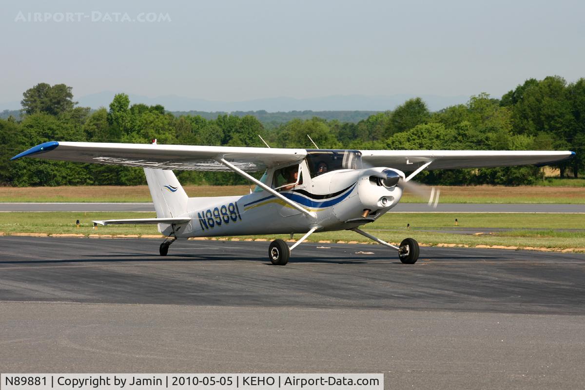 N89881, 1978 Cessna 152 C/N 15282903, Coming in for a pit stop after some flight instruction.
