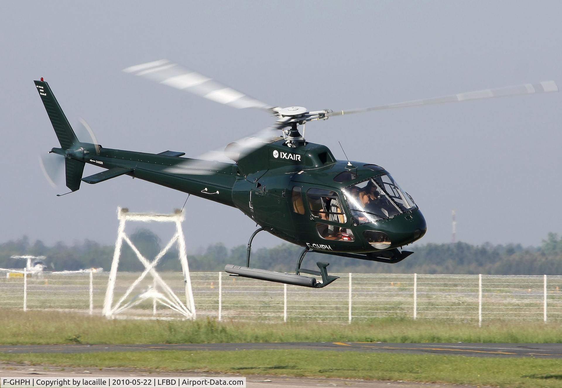 F-GHPH, Eurocopter AS-350B-2 Ecureuil Ecureuil C/N 2365, décollage
