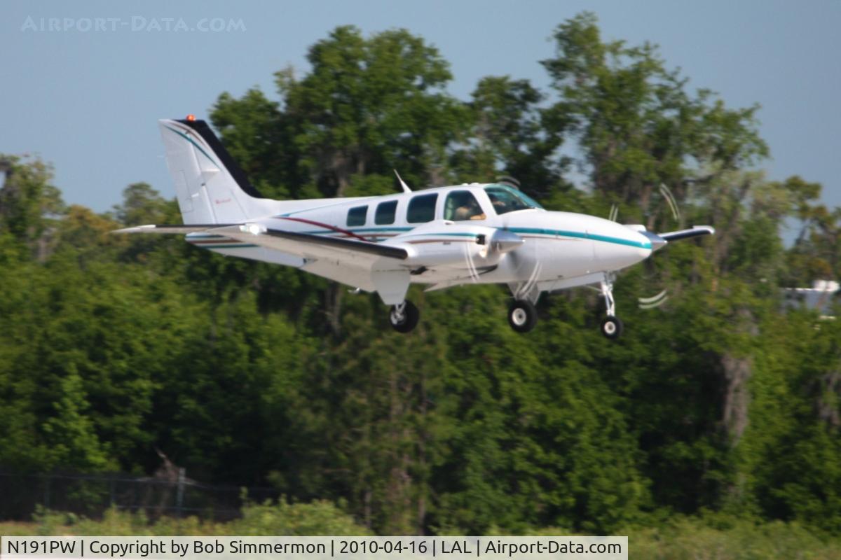 N191PW, 1996 Beech 58 Baron C/N TH-1789, Arriving at Lakeland, FL during Sun N Fun 2010.