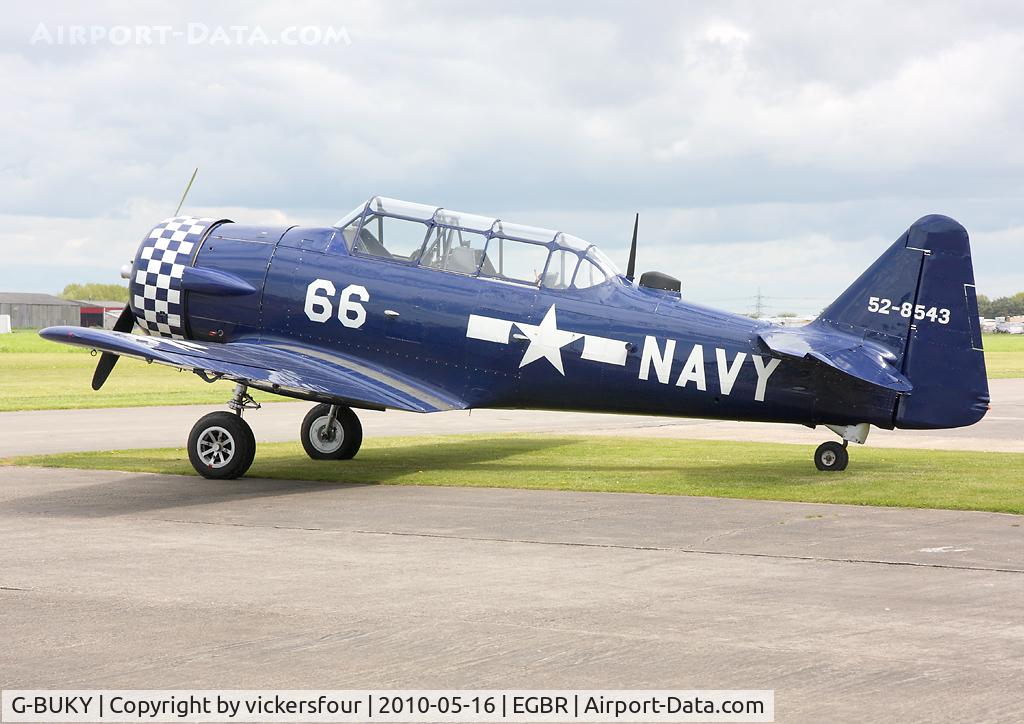 G-BUKY, 1952 Canadian Car & Foundry T-6H Harvard Mk.4M C/N CCF4-464, Privately operated, wears U.S. Navy markings. Breighton.