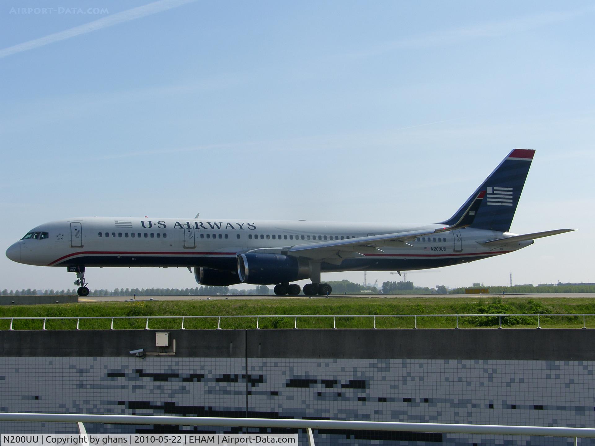 N200UU, 1995 Boeing 757-2B7 C/N 27809, Taxiing over the highway to rw 36L