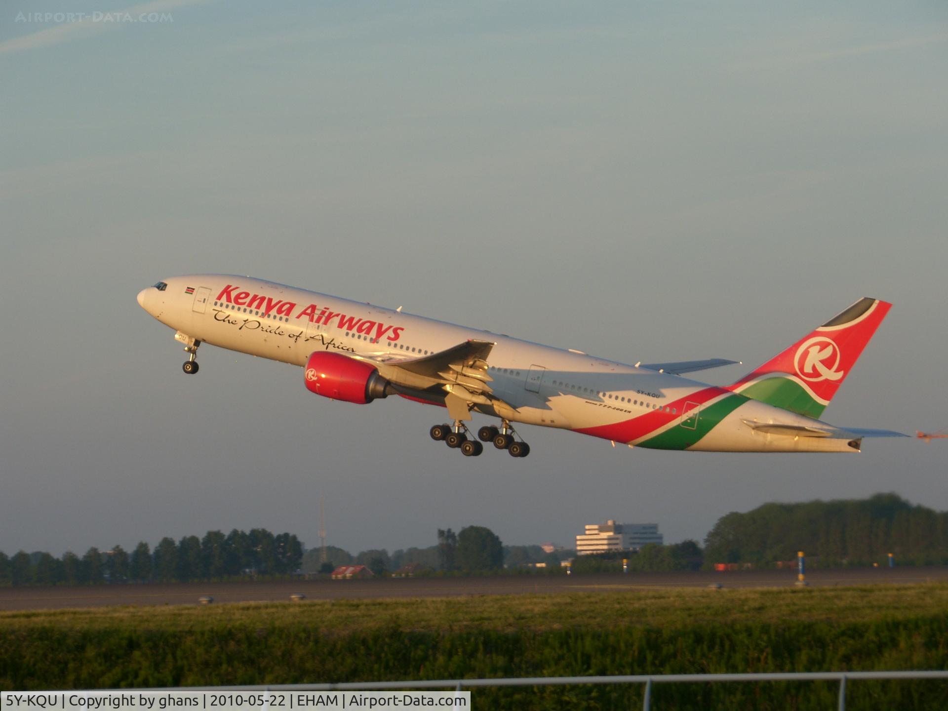 5Y-KQU, 2004 Boeing 777-2U8/ER C/N 33681, Climbing out rw36C