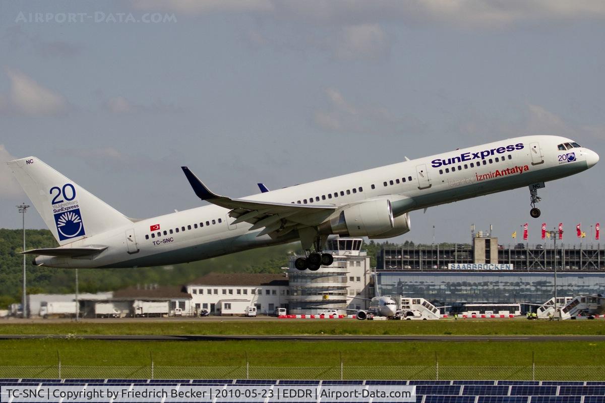 TC-SNC, 1994 Boeing 757-2Q8 C/N 26273, steep climb out via RW09