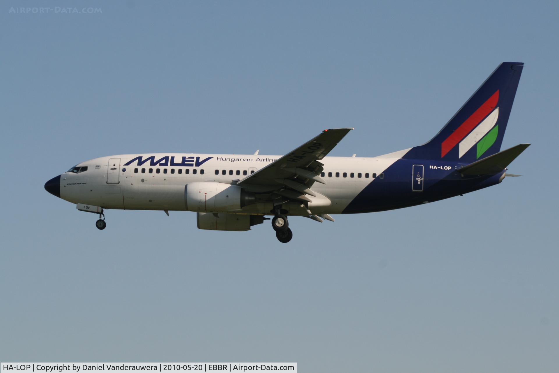 HA-LOP, 2004 Boeing 737-7Q8 C/N 29354, Arrival of flight MA600 to RWY 25L