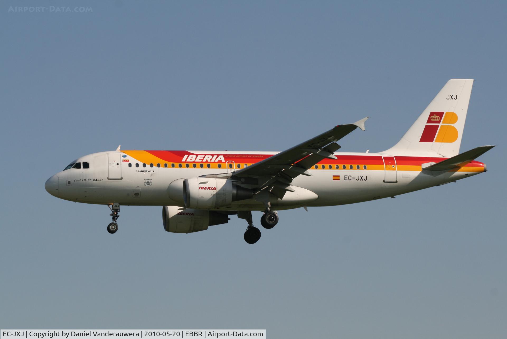 EC-JXJ, 2006 Airbus A319-111 C/N 2889, Arrival of flight IB3216 to RWY 25L
